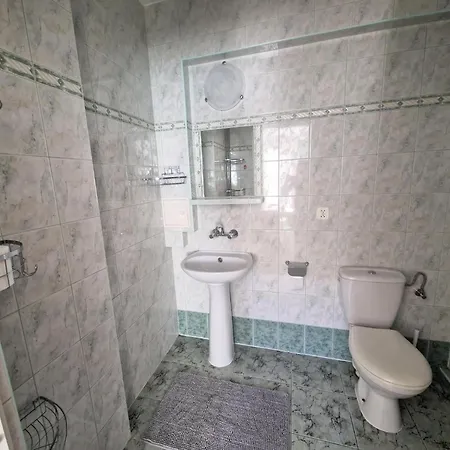 Comfortable Double Close To The Promenade