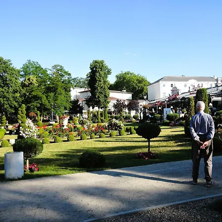 Comfortable Double Close To The Promenade Apartment *