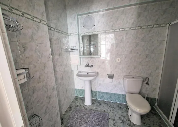 Comfortable Double Close To The Promenade